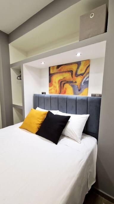 Faronita - Luxury Apt In The Heart Of カラマタ エクステリア 写真