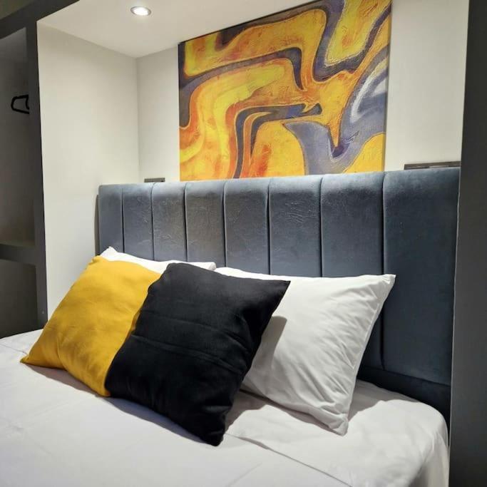 Faronita - Luxury Apt In The Heart Of カラマタ エクステリア 写真