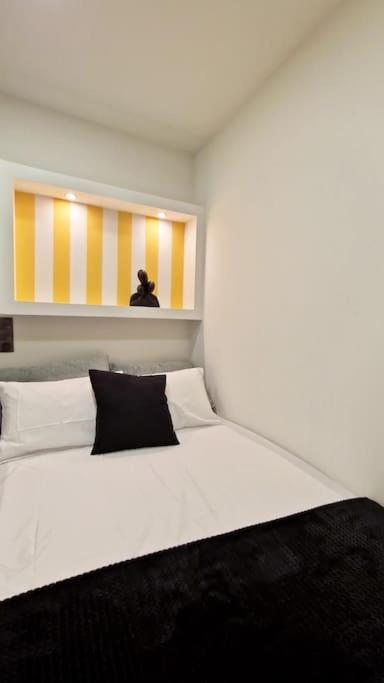 Faronita - Luxury Apt In The Heart Of カラマタ エクステリア 写真