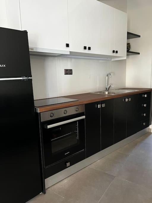 Faronita - Luxury Apt In The Heart Of カラマタ エクステリア 写真