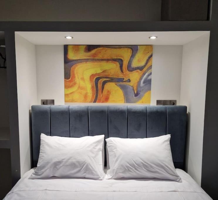 Faronita - Luxury Apt In The Heart Of カラマタ エクステリア 写真