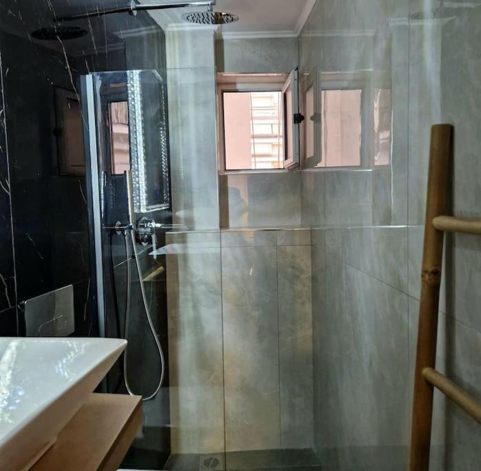Faronita - Luxury Apt In The Heart Of カラマタ エクステリア 写真